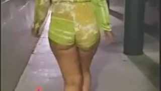 Ass jiggling while walking in public with no panties on 
