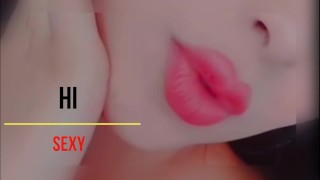 cubanita sexy y caliente se desnuda mostrando sus senos y mas mientras baila muy rico