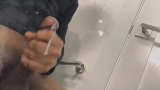 Sneaky Nut 