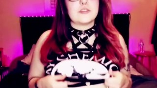 I'll be your big titty goth gf 