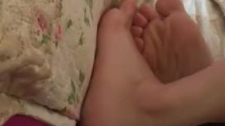 @tici_feet IG Tici feet tici_feet showing my feet in my bed (part 4)