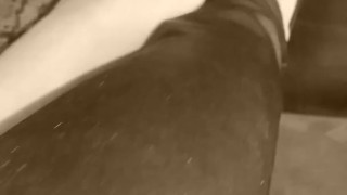 Les pieds d'une coquine très chaude
