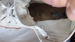 Cumming her Converse