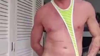 Naked guy cumming on tiktok