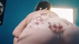 Big girl twerking