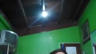 Masturbación en mi cama toda mojadita