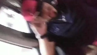 Masturbandome de noche con el aparato puesto