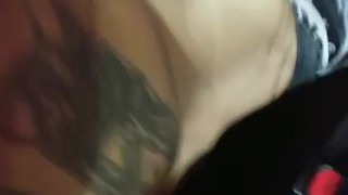 Masturbandome de noche con el aparato puesto