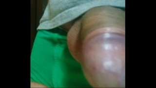 Mostrando el pene gordo por acabdo de levantar 