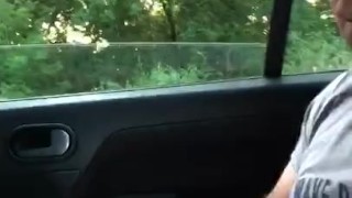 Самоотсос перед прохожими