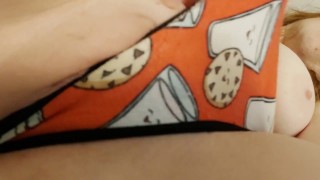 PUSSY PLAY CLOSE UP