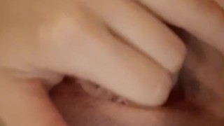 Juicy pussy squirts in only 2mins! Closeup fingering and vibrating clit