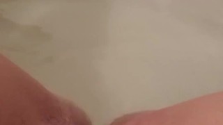 Bathtub pee