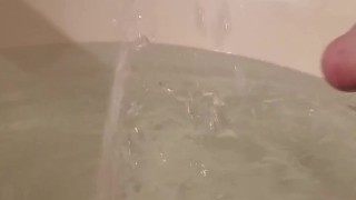 Bathtub pee