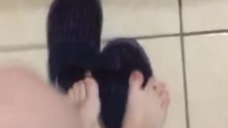 @tici_feet IG tici feet tici_feet looking at my feet (part 1)
