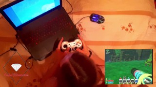 Gamer girl gets anal and sperm in hair while playing