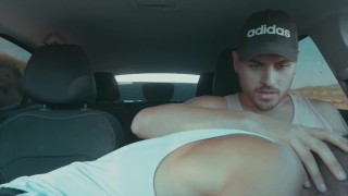 KISS AND BLOWJOB IN THE CAR