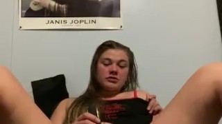 New toy makes me cum so fast 