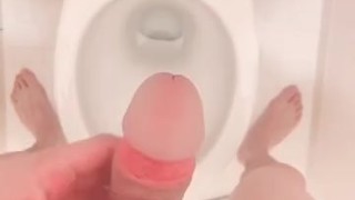 主観 男子○学生トイレで初めてのオナニー撮影 大量射精