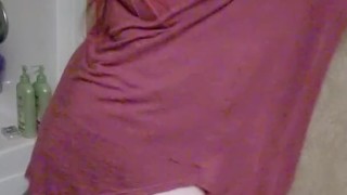 Red head twerking 
