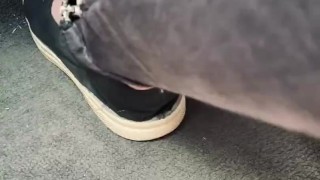 How to drive with Bensimon sneakers