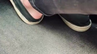 How to drive with Bensimon sneakers