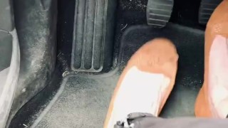 How to drive with ballet flats