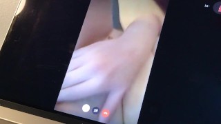 Milf española gorda teniendo cibersexo con un fan que le graba y le manda el video