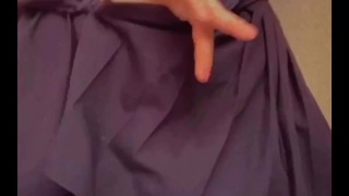 Parte 2 ardiente colegiala llega a casa y juega con su culito.