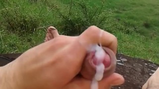 una rica paja al aire libre en el monte