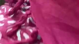 Balade vélo le gland à l’air en erection