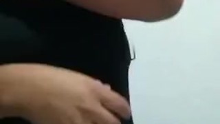 Jugando sola