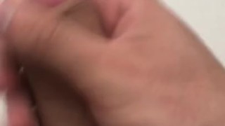 Дрочу на подоконнике пока идет дождь