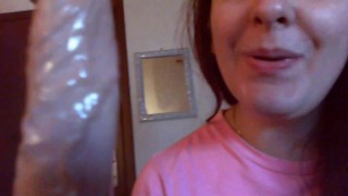 Adora i miei piedini sexy mentre ti faccio vedere come mi piace essere scopata