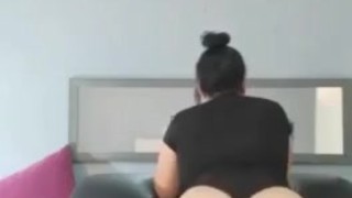 reto a mi cuñada a bailarme y me hace video caliente REAL