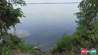 Кремпай на берегу лесного озера