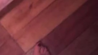 @tici_feet IG tici feet tici_feet walking, black toenails