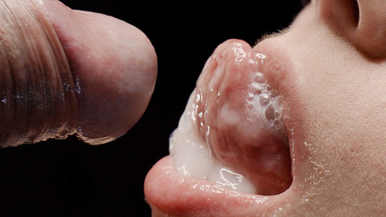 Сперма на губах женщин - 3000 отборных видео