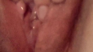 Loud moaning BBW rubbing very wet pussy til orgasm close up