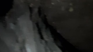 Первое свидание в парке закончилось страстным сексом.