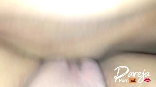 Hermanastra seduce a su hermanastro y se lo folla. Creampie en la boca.