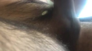 bite poilue d’étudiant qui ejacule avant d’aller étudier