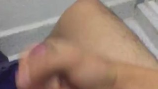 Masturbacion en baño publico
