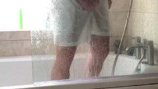 Shower wank after the gym 