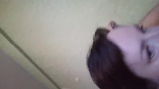 ПОРНО ЖЕНА ОПЛАТИЛА ДОЛГИ ОТСОСАЛА И ВЫЛИЗАЛА ПОПУ