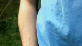 Quick outdoor wank while cycling from work