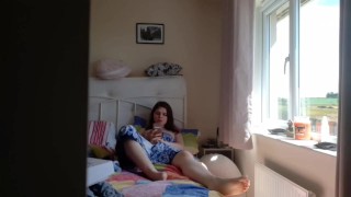 Teen Masturbates 
