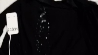 Voglia notturna con enorme sborrata / bianco e nero