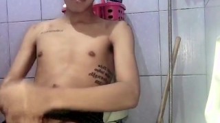 Alex Dy Jerking Off in a Bathroom and Eating His Cum