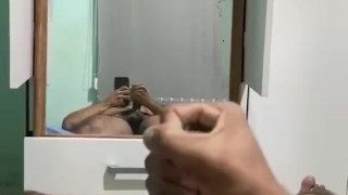 Gemendo de tesão até gozar 